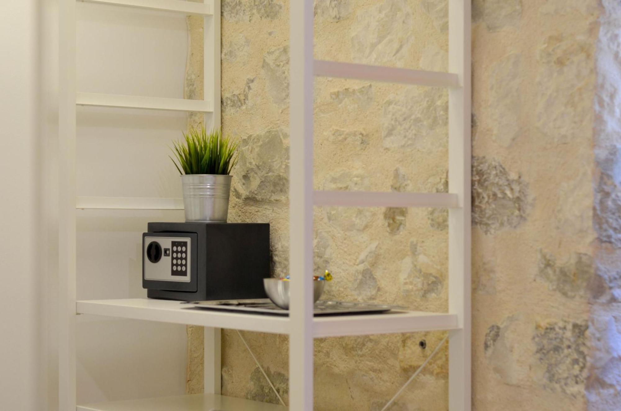 Apartments & Rooms Tiramola - Old Town Trogir Quarto foto